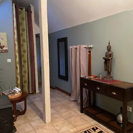 Le Clos De La Challangette Bed & Breakfast 4*