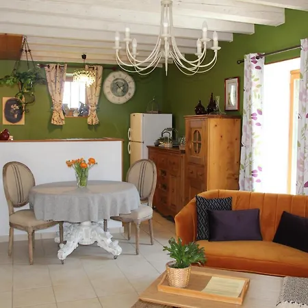 Le Clos De La Challangette לינה וארוחת בוקר ביון