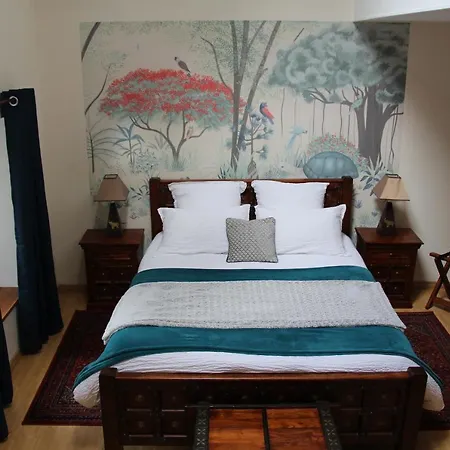 Le Clos De La Challangette לינה וארוחת בוקר 4*