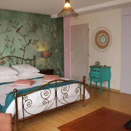 Le Clos De La Challangette 4* ביון