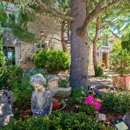 ベッド・アンド・ブレックファスト ル クロ ドゥ ラ シャランジェット ボーヌ