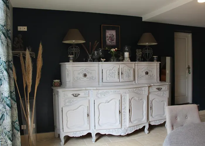 Le Clos De La Challangette Bed & Breakfast 4*