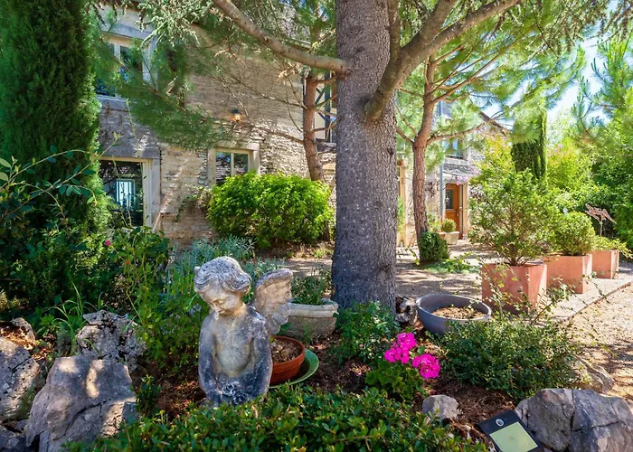 ベッド・アンド・ブレックファスト ル クロ ドゥ ラ シャランジェット ボーヌ