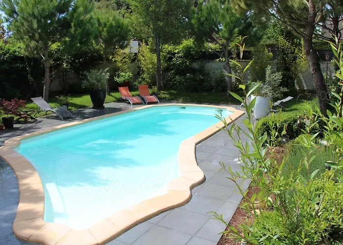 Le Clos De La Challangette 4* Бон